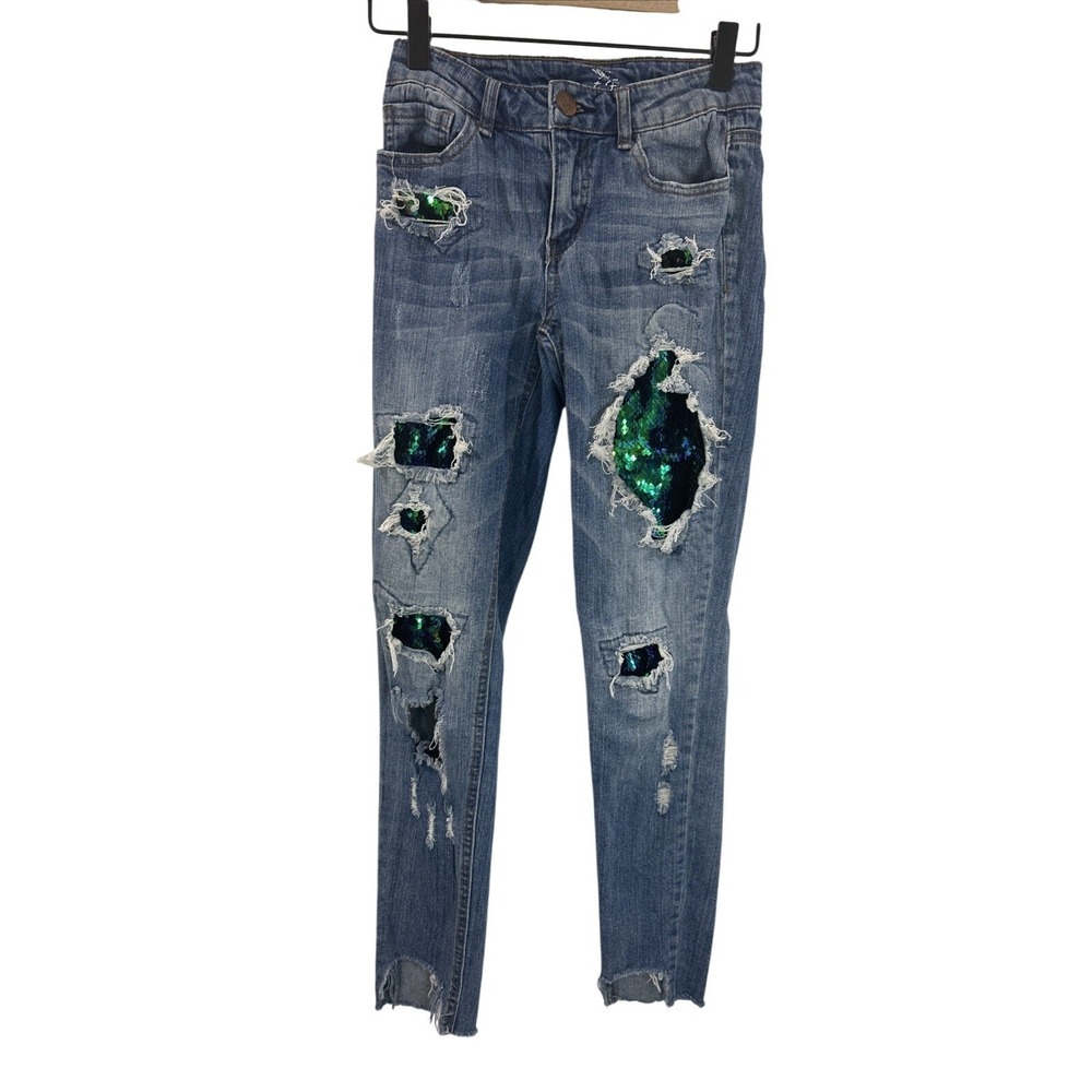 Almost Famous Women Size 0 Blue Jeans with Sequin Design Midrise